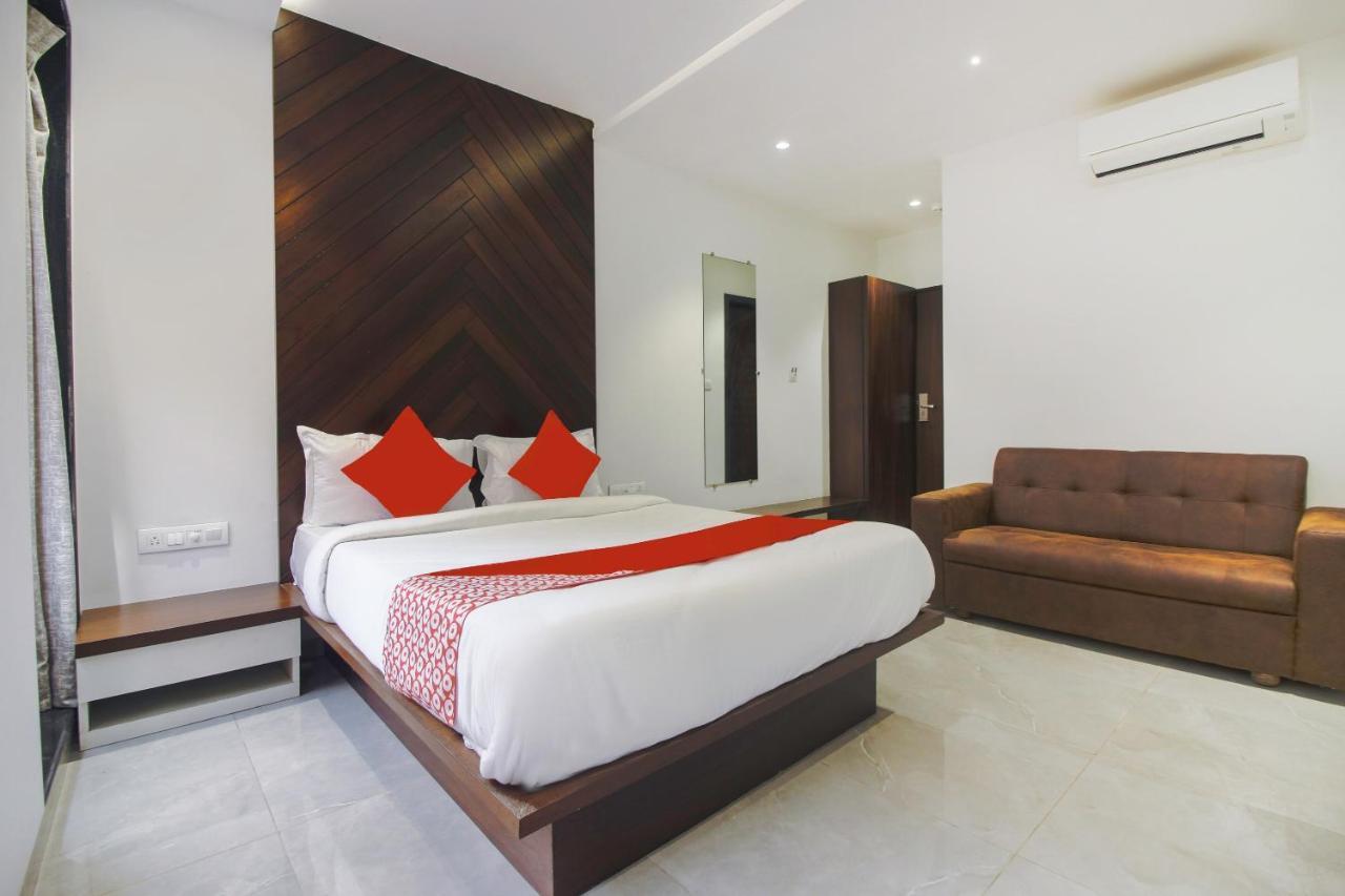 Oyo Preferred 75540 Hotel Flora Suites Mumbai Exterior foto