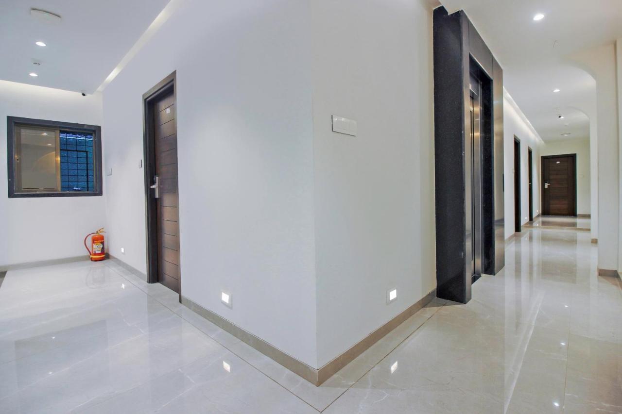 Oyo Preferred 75540 Hotel Flora Suites Mumbai Exterior foto