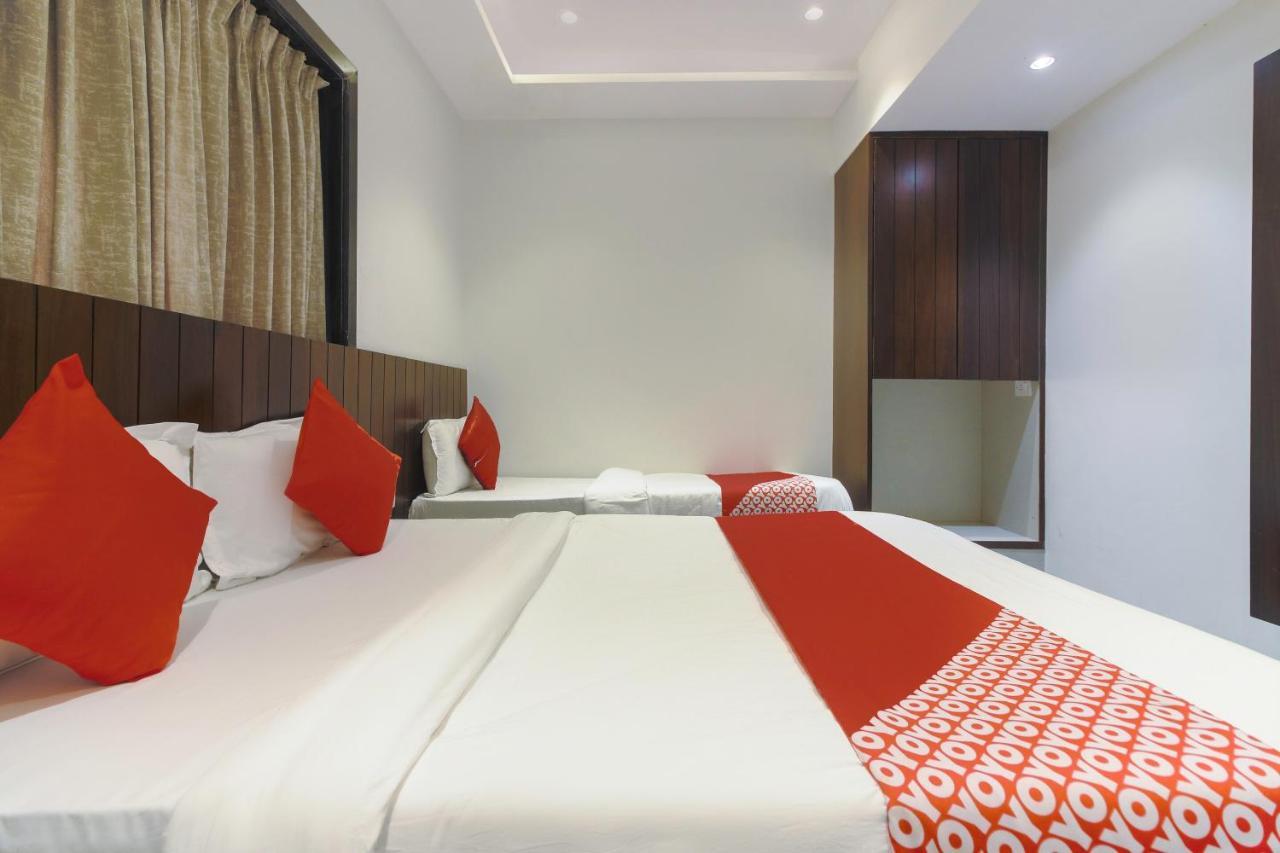 Oyo Preferred 75540 Hotel Flora Suites Mumbai Exterior foto